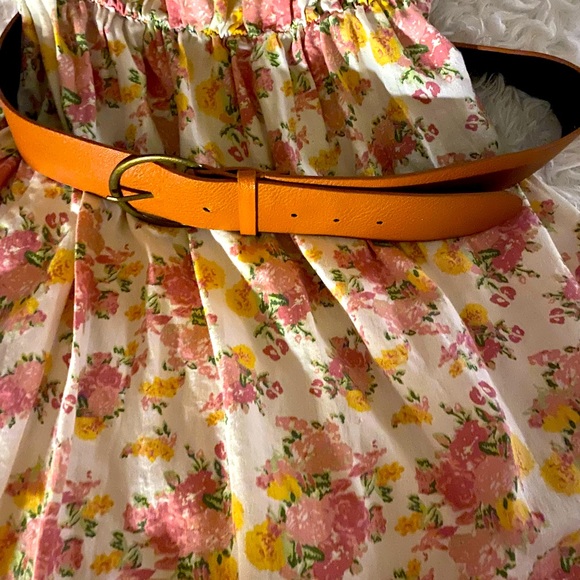 This is a awesome dress - Picture 3 of 5